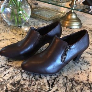 🇫🇷 NIB! GORGEOUS ANKLE BOOTIE...NYOT